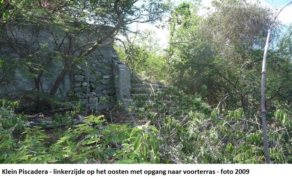 16. Klein Piscadera linkerzijde met opgang naar terras 2009